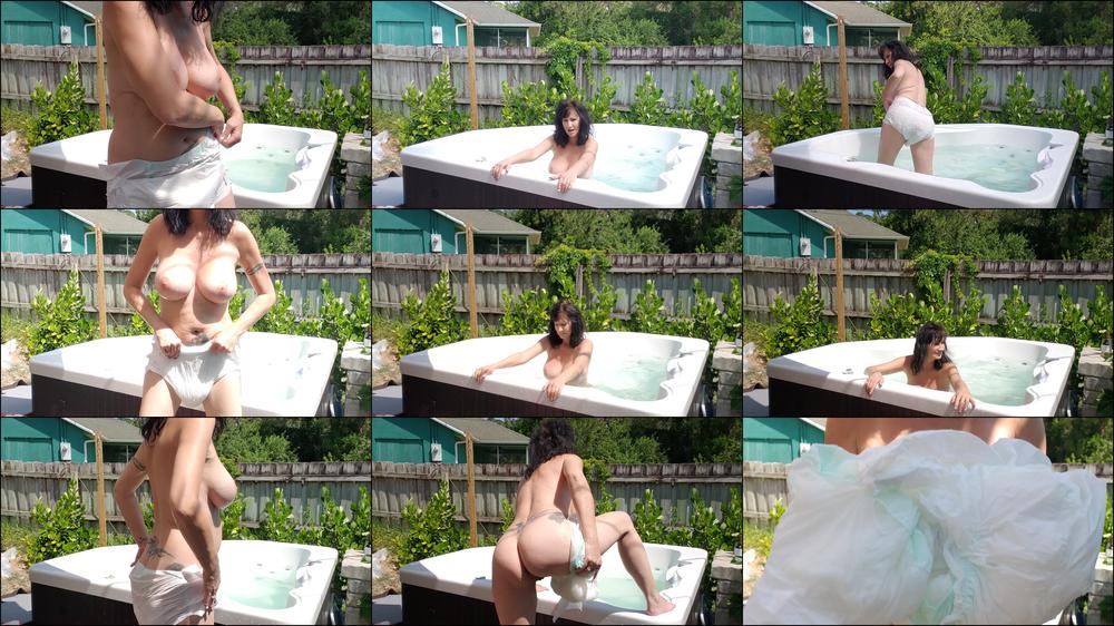 DIAPER WETTING AND SEXY WEE