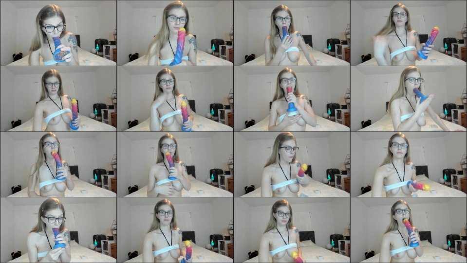 Meganholly00 Nerdy Girl Sucks Dildo