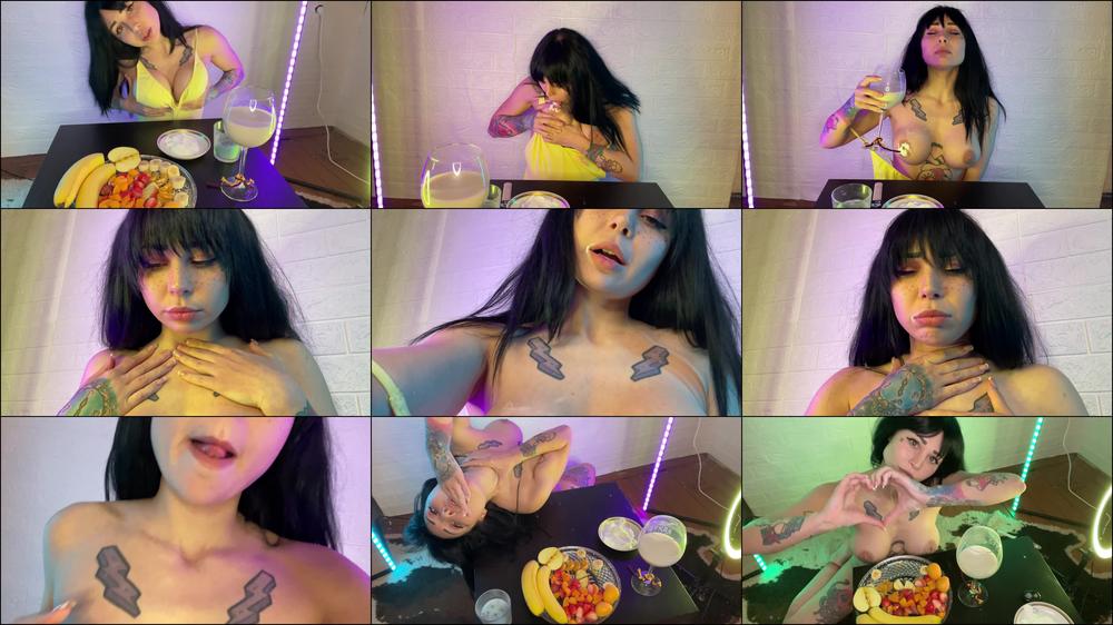 Fruit Queen Swallowing Fetish