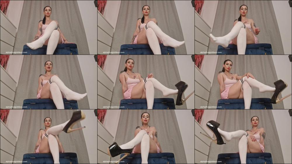 Step-daughter socks seduction - part 1