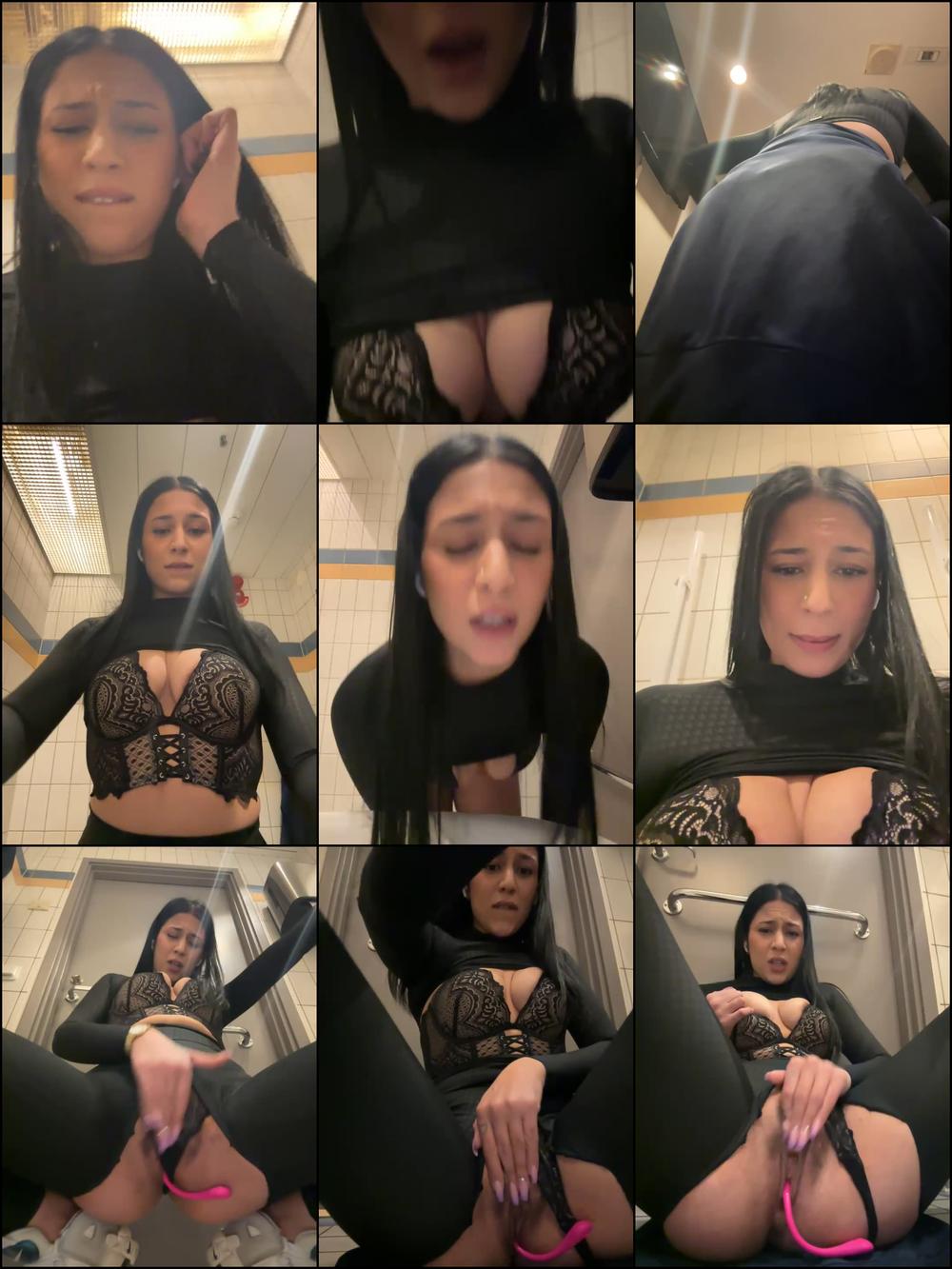 Fucking My Pussy and My Ass With Fingers