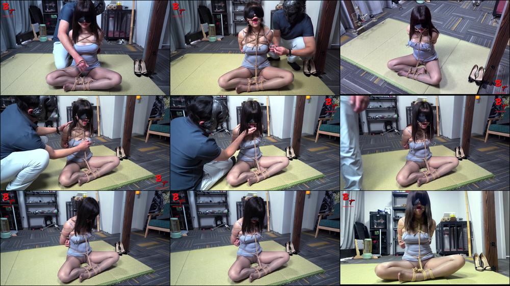 Bondage Girl Pussy Rubs On Rope