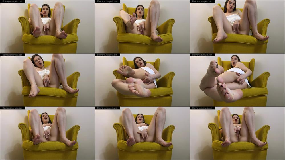 Playing With Pussy After A Shower
