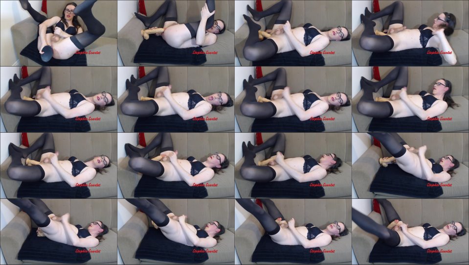 Stephie Scarlet Huge Toys Huge Cumshot Tgirl Anal
