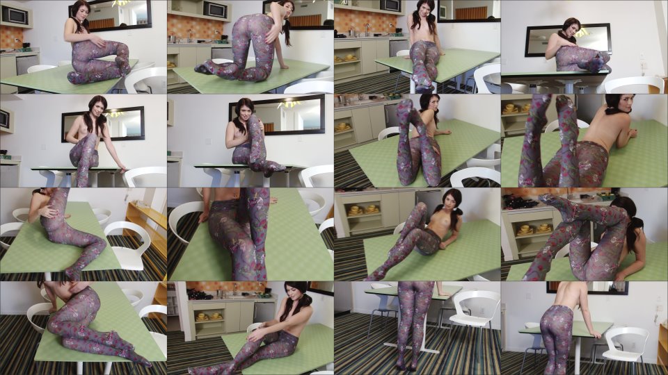 Bbperu Sexy Ashlyn And Her Printed Pantyhose