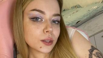 Squirting while standing - Aug 10, 2022 (MaddieSunn)