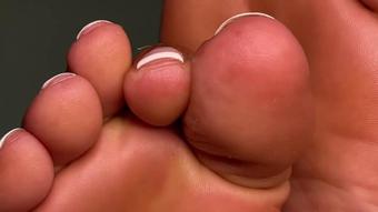 Giantess Ebony Soles (Pink Foxx)