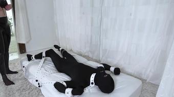 Mandy Marx - The Overstimulated Virgin (Mandy Marx)
