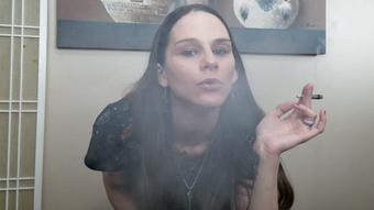 Ganja Goddess Katy Talks Smoking (Katy Faery)