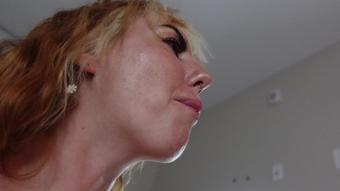 Giantess Eats Bitches (Scarlett Cummings)