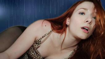 Office day with unaware giantess (Evelyn Jade)