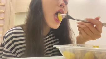 Feed me....mmm - April 15, 2021 (Lola_Lolicon)