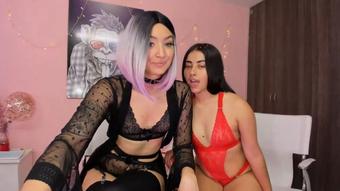 2 Sexy girl doing blowjob (RoxyModel)