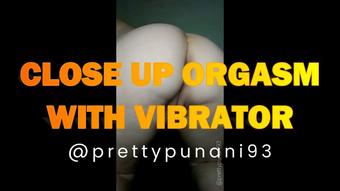 Close Up Orgasm with Vibrator (Lizzymaestro)