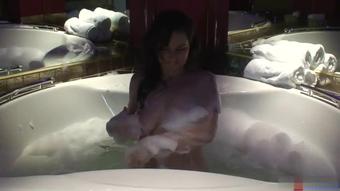 bubblebath fun (Real_36_dd)