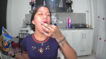 fetish~ eating (Lola bbunny)