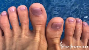 Roof Top Foot Fetish (Gina Gerson Real)