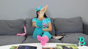 CUM Feast on Emmy's Sexy Feet - Nov 15, 2018 (badassbeckyshow)