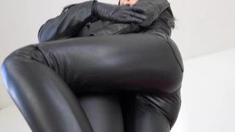 Umiliati offesi - italian story - The Unforgettable Encounter! #2 (Fetish Clothing) (Umiliati offesi - italian story)