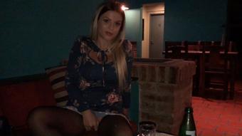 Pub-lic masturbation (Rebecca de Winter)