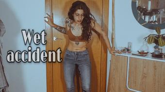 Pee my jeans at the toilet door (kristenwylde)