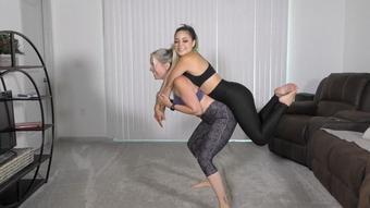 Courtney & Sushii: Lifting (Alexis Rain)