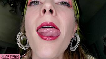 Riley Cyriis Genie Giantess Shrinks You And Plays (Riley Cyriis)