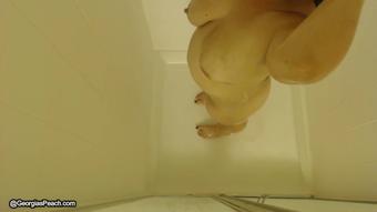 Voyeur Shower - June 03, 2017 (paypeaches)