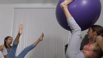 Gorgeous Korean Kim Sisters Balloon Play (Alexis Rain)