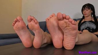 Trample Mania - Trampling - Crushin - Sole Perfection: Smooth And Seductive - 4K Mp4 (Trample Mania - Trampling - Crushin)