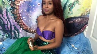 the Lil Mermaid Wants Legs So She Can Squirt (Sweetbabyvixxi)