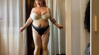 Daddy helps me choose a bra - bimbo (RoxanneMiller)