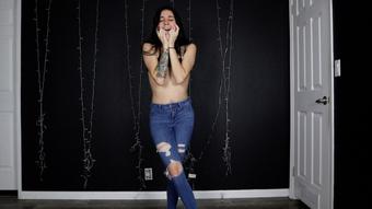 Desperate to Pee in Jeans - May 5, 2021 (Liz Raw)