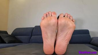 WantFeet - Tall Goddess Big Feet - Uhd 4K Mp4 (WantFeet)