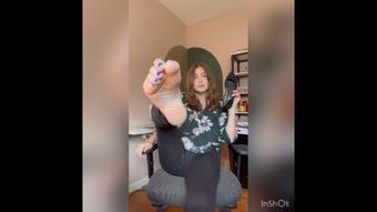 teacher foot fucks your pussy - November 23, 2022 (maggierosexo)