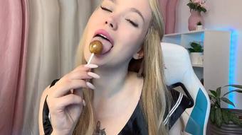 Schoolgirl sucking lollipop - Jun 4, 2022 (Clover_Jade)