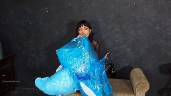 Valerie Inflates a Whale by Mouth (Custom Fetish)