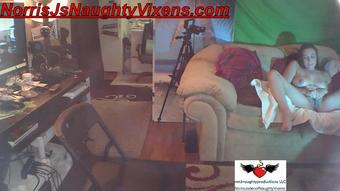 Melanie Hicks toys her pussy for us (nmjnaughtyvixens)