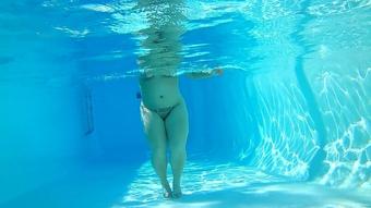 Naked Underwater - November 10, 2019 (paypeaches)