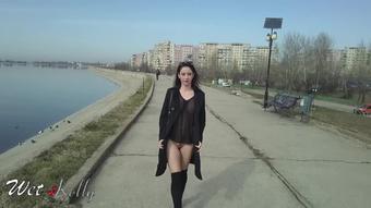 Wet Kelly Flashing In Park (Wet Kelly)