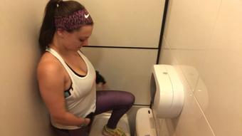 Gym Fingering (SuzieLove212)