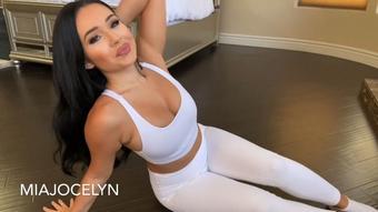 GYM SLUT WANTS YOUR COCK (Mia Jocelyn)