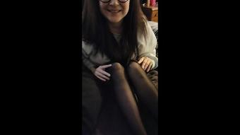 Caityfoxx Milf Massages Feet With Spit (CaityFoxx)