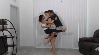 Bi Love Lifting (Alexis Rain)
