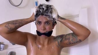 Gagged Shampoo (Drea_xoxo)