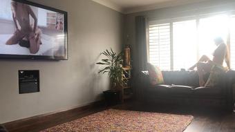 Porn Window Wank (SuzieLove212)