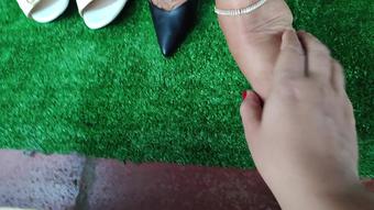 Goddess Foot Fetish - Scratching My Feet From Itching Caused By Stiletto Heels (1) (Goddess Foot Fetish)