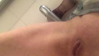Ashleighmck Ashleigh Pees In Her Friends Shower (Ashleighmck)