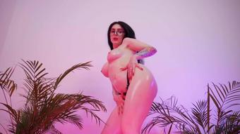 A Slave Is Not Worthy To Look At Pussy (MissEllieMouse)