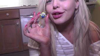 GIANTESS GODDESS crushes toys (SWANGERS)